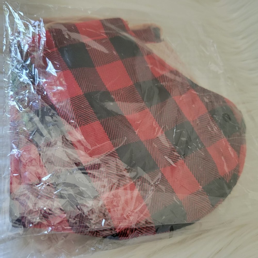Red Checkered Face Mask - Picture 4 of 6